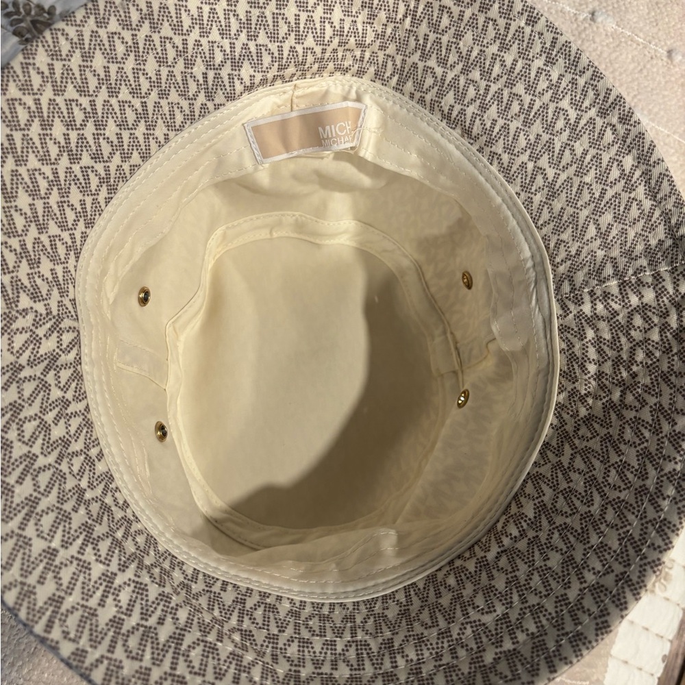 Michael Kors Bucket Hat - Picture 5 of 6